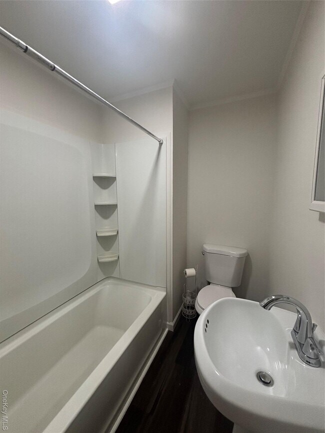 Foto del edificio - 147 Downs St