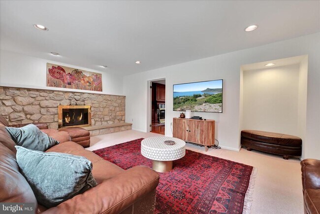 Foto del edificio - 1118 Jarvis Ln