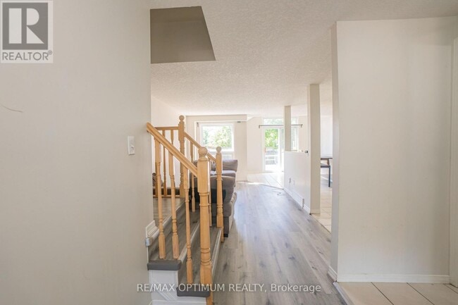 Building Photo - 139 Activa Ave