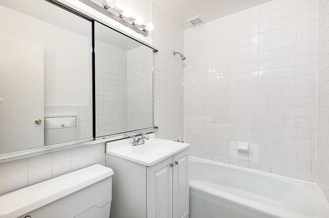 Building Photo - 154 W 70th St
