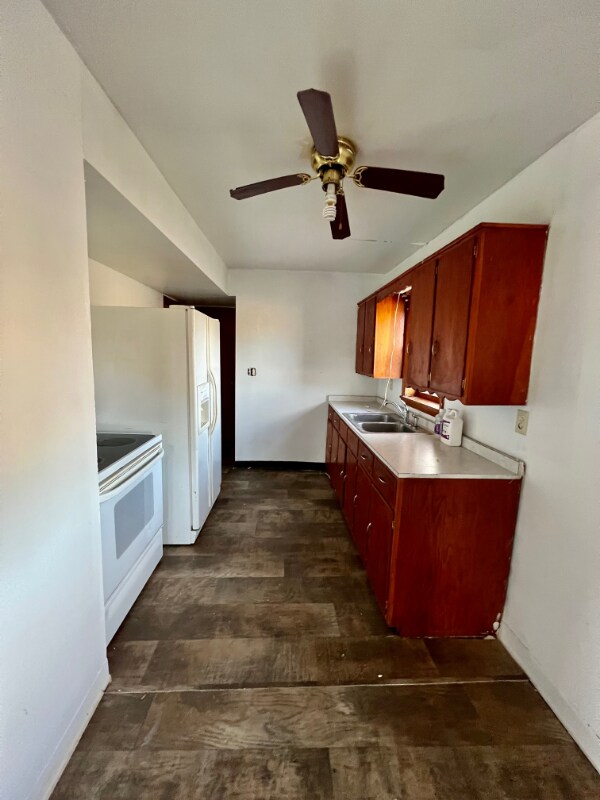 Foto del edificio - 1599 W Maple Grove Rd