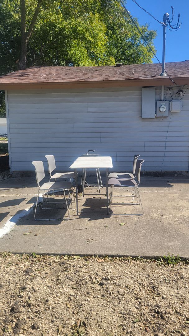 Building Photo - Charming 3-Bedroom, 1-Bath Home with Large...