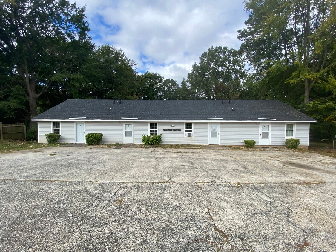 Foto principal - 913 N Weldon St