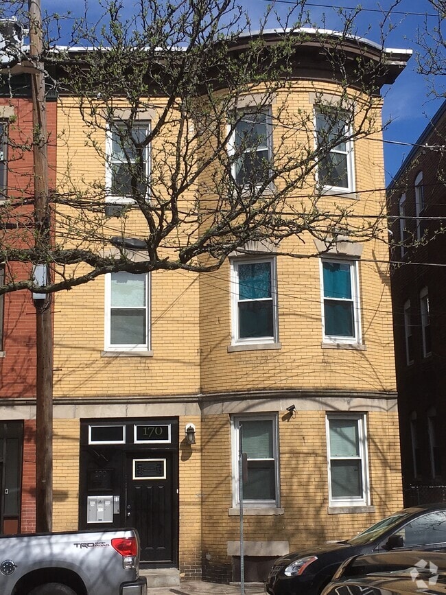 Building Photo - 170 Pearl St