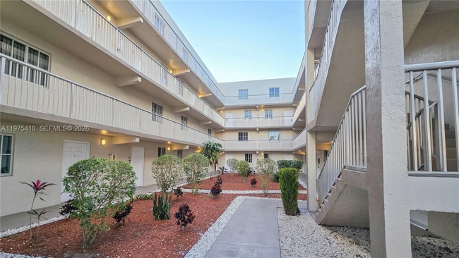 Foto del edificio - 6045 NW 186th St