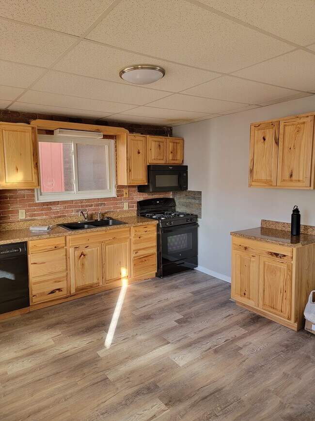 Cocina - 307 Rustic Ave