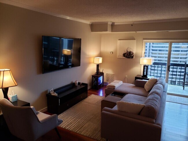 Sala de estar - 1211 S Eads St