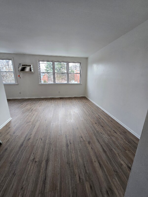 Building Photo - 222 Lockart Terrace