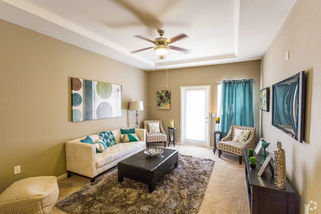 1HAB, 1BA - Aspen - 828 ft² - Sala de estar - Reserve at Oakleigh