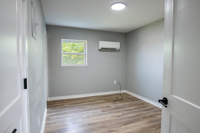 Foto del edificio - 3138 Spring Place Rd SE