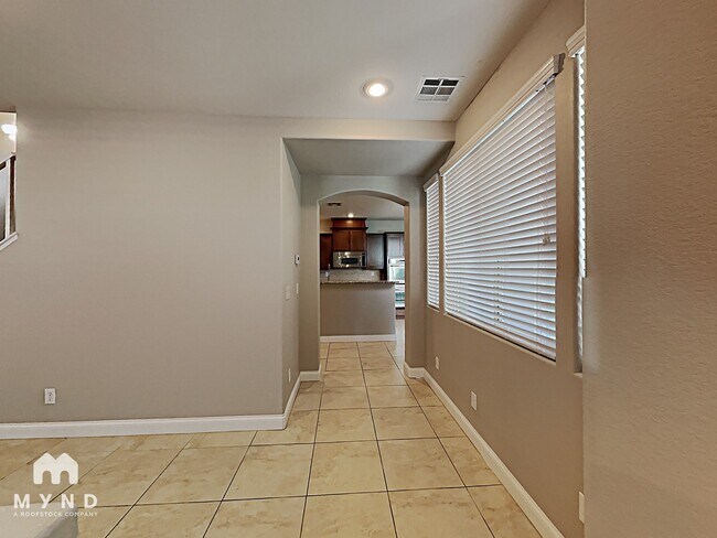 Foto del edificio - 6982 Castle Mountain Ave