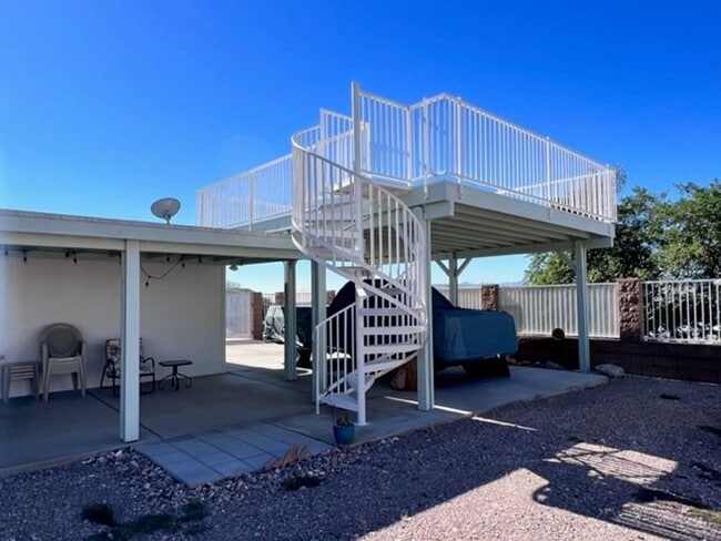 Building Photo - 2BR Vacation Home with yard and Observatio...