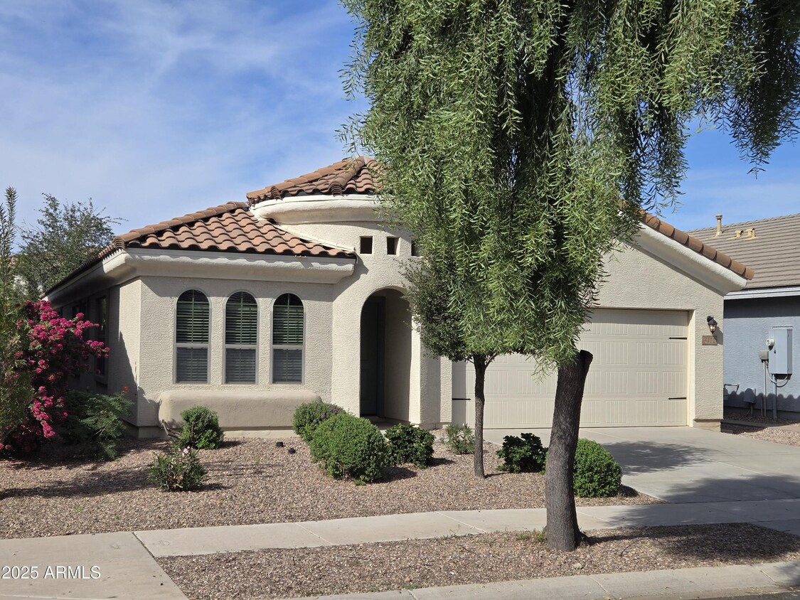 Primary Photo - 3412 S Luiseno Blvd