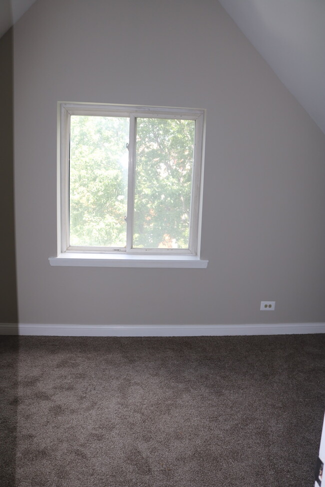 Bedroom - 939 W 34th St