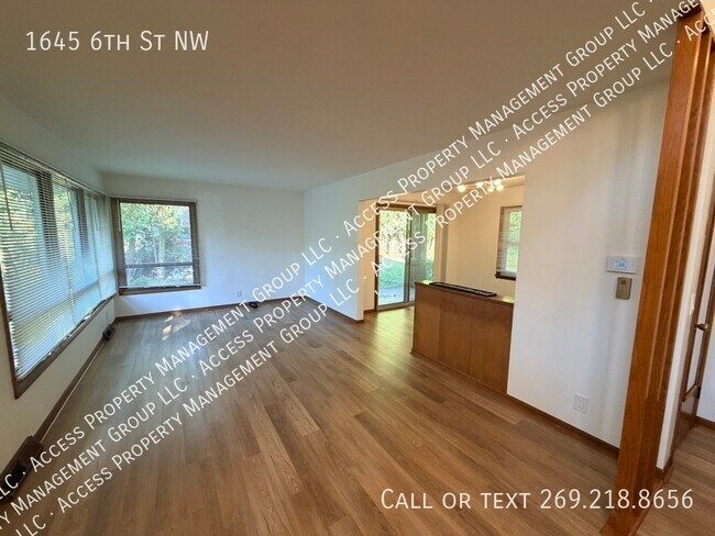 Foto del edificio - 1645 6th St NW