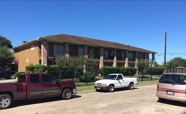 Building Photo - Prestwood Plaza Apartments