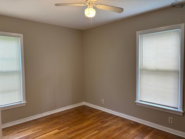 Building Photo - 319 Rockwood Dr