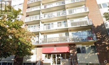 Building Photo - 1435 Morisset Ave