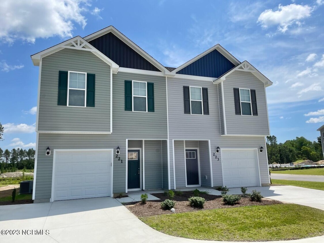 221 Shallowbag Bay Ln, Jacksonville, NC 28544 Townhome Rentals in