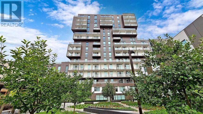 Building Photo - 80 Vanauley St