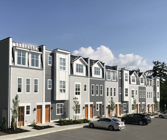 Building Photo - The Woods @ Bayview