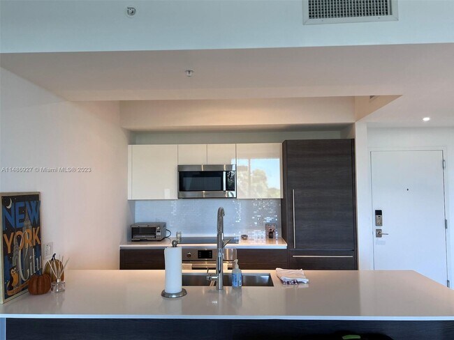 Building Photo - 301 Altara Ave