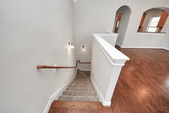 Building Photo - 2941 Clinton Dr