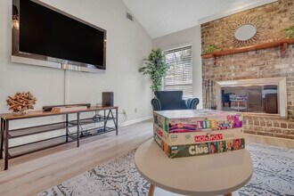 Building Photo - 313 Manden Rd