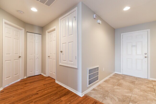 Foto del edificio - 2735 Breezy Meadow Rd