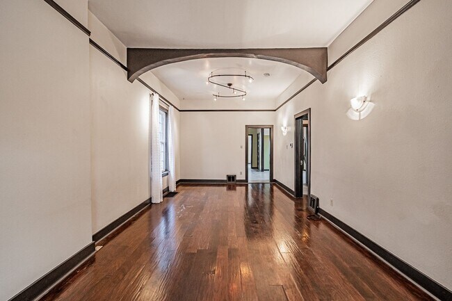 Foto del edificio - Charming 3BD, 2BA Wash Park Home with 2-Car Garage