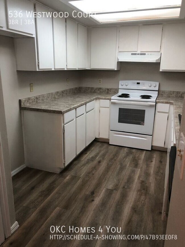 Foto del edificio - Duplex with Easy Access to the Outlet Mall!