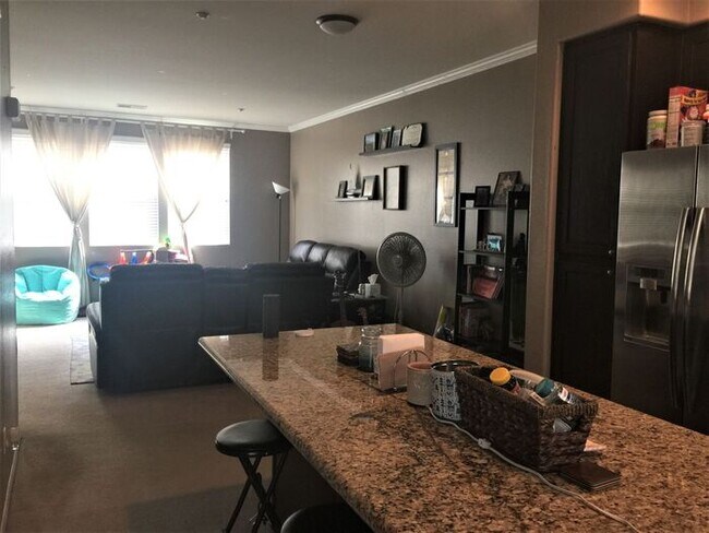 Building Photo - Paradise Walk Condo for Rent!