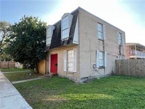 Building Photo - 3260-3266 Kabel Dr
