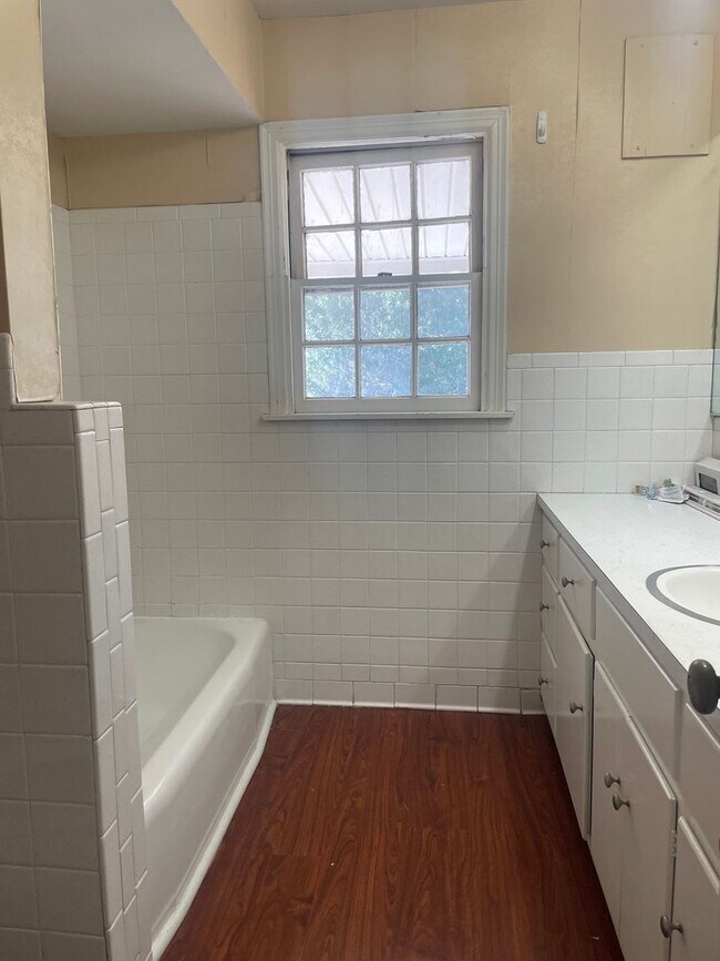 Building Photo - Charming 4 Bedroom, 3 Bath Home + Bonus Back House in Central Lubbock!