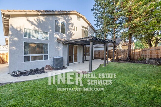 Foto del edificio - 3205 Corniche Ln