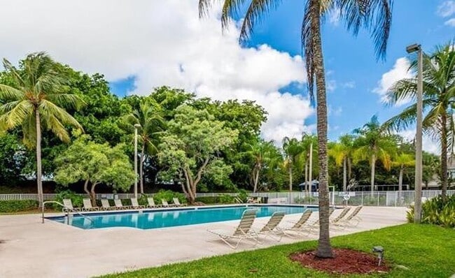 Building Photo - 7813 Sanibel Dr