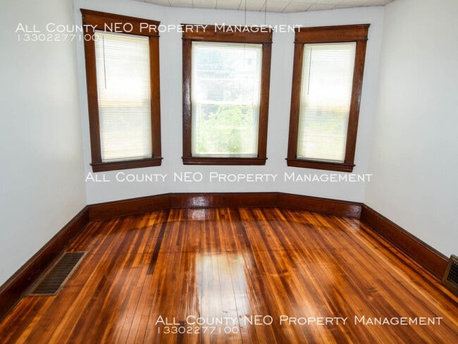 Building Photo - 5213 Fleet Ave. 1 Bed, 1 Bath