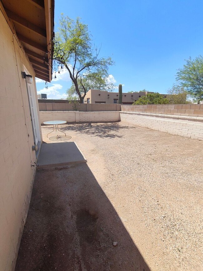 Foto del edificio - 3101 N Cherry Ave