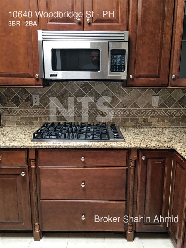 Foto del edificio - 10640 Woodbridge St