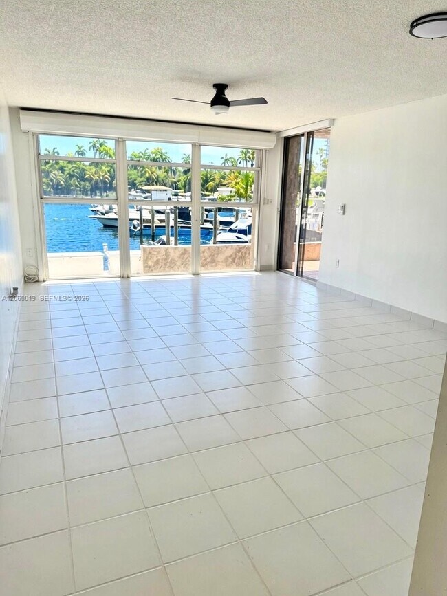 Foto del edificio - 1700 NW N River Dr