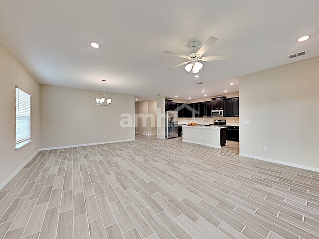 Foto del edificio - 450 Stone Arbor Ln