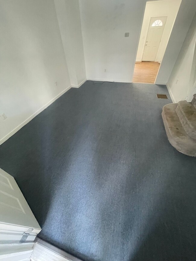 Building Photo - 5638 Litchfield St