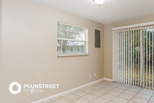 Building Photo - 6576 4th Ln