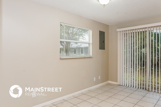 Foto del edificio - 6576 4th Ln