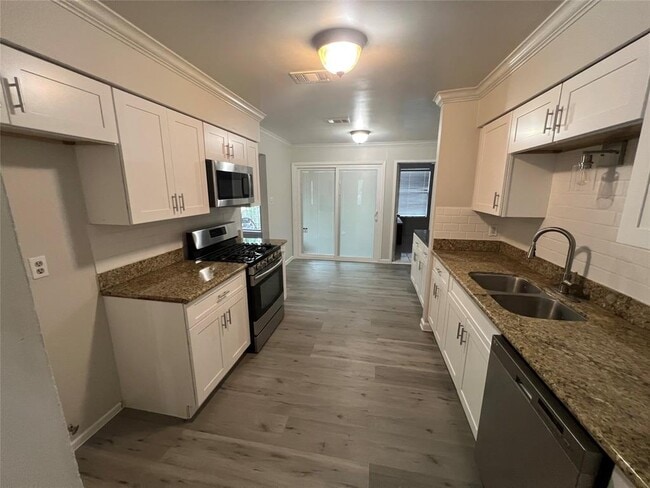 Building Photo - 2238 Willow Point Dr