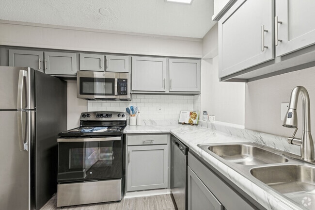 Building Photo - Pinewood Station Apartments and Townhomes
