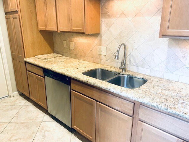 Building Photo - 2409 Bering Dr