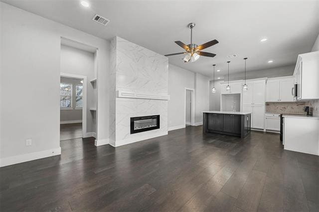 Building Photo - 204 N Getzendaner St