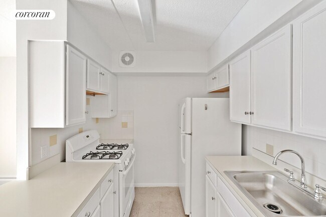 Foto del edificio - 313 E 119th St