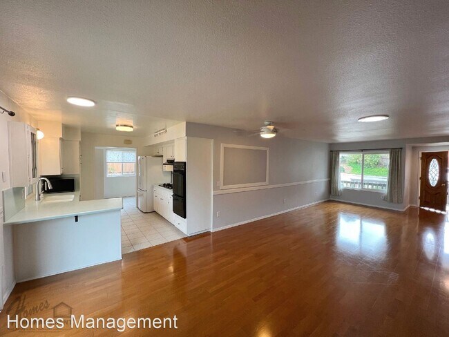 Building Photo - 3 br, 2 bath House - 1410 Kenora St